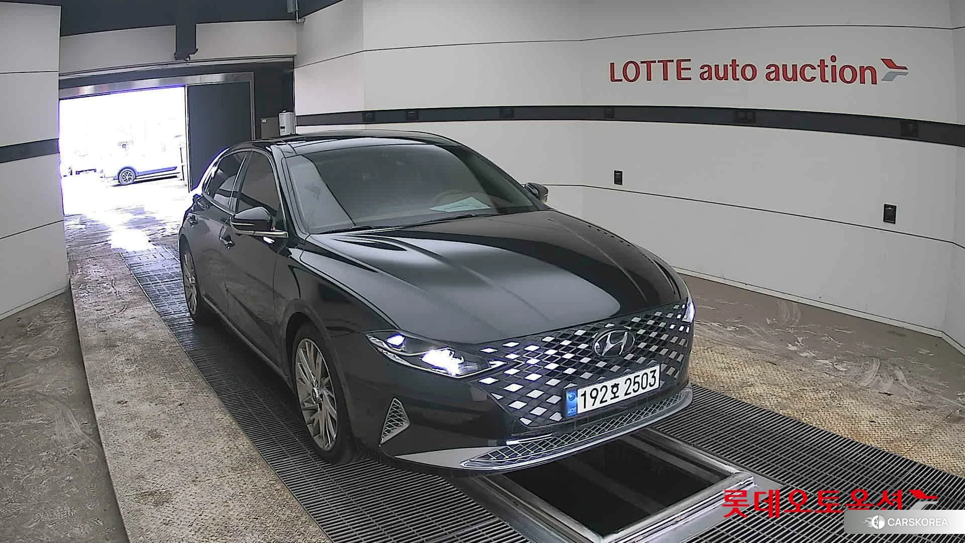 Hyundai Grandeur 2022 Midnight Black Pearl из Кореи, фото 6