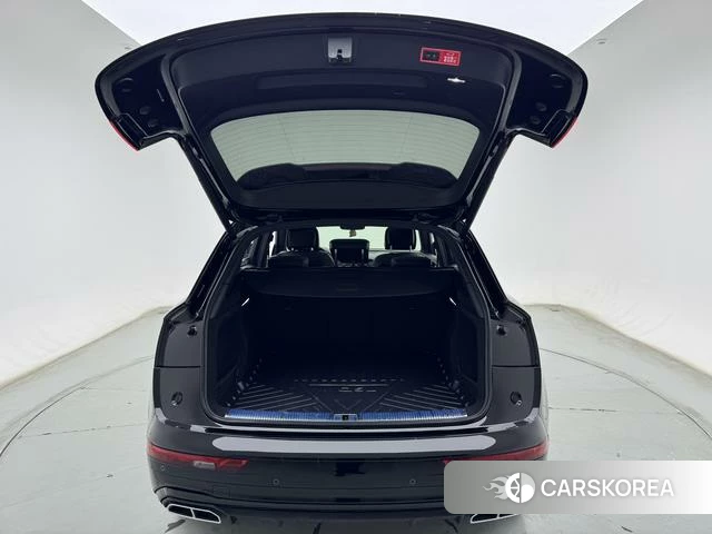 Audi Q5L 2024 Черный из Китая, фото 6