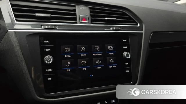 Volkswagen Tiguan second Generation 2018 Черный из Кореи, фото 6