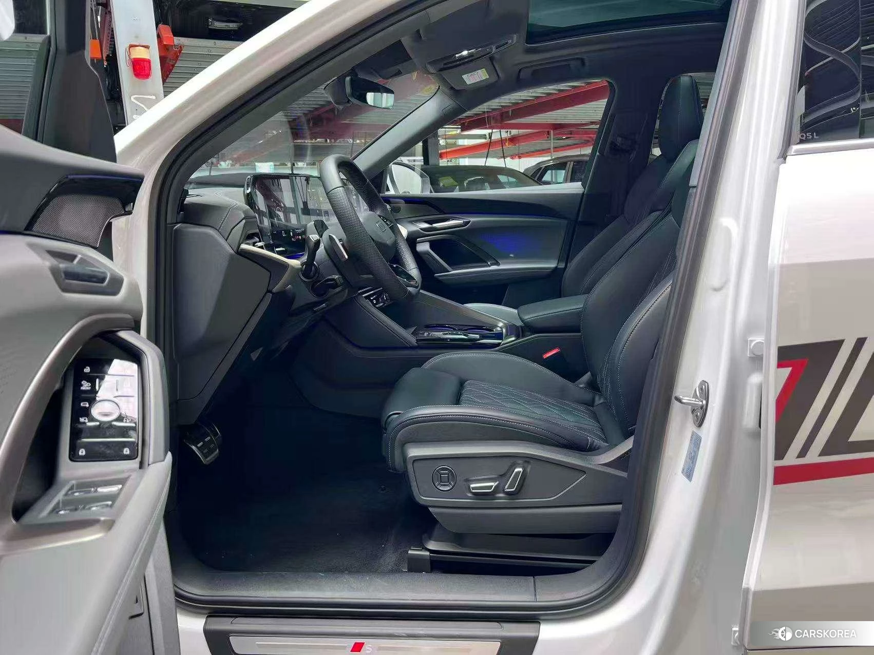 Audi Q5L 2026 Белый из Китая, фото 6