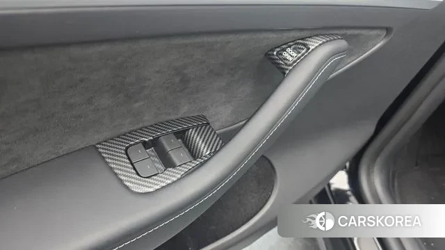 Tesla Model Y 2023 Черный из Кореи, фото 6