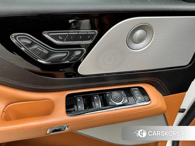 Lincoln Aviator 2nd generation 2023 Белый из Кореи, фото 6