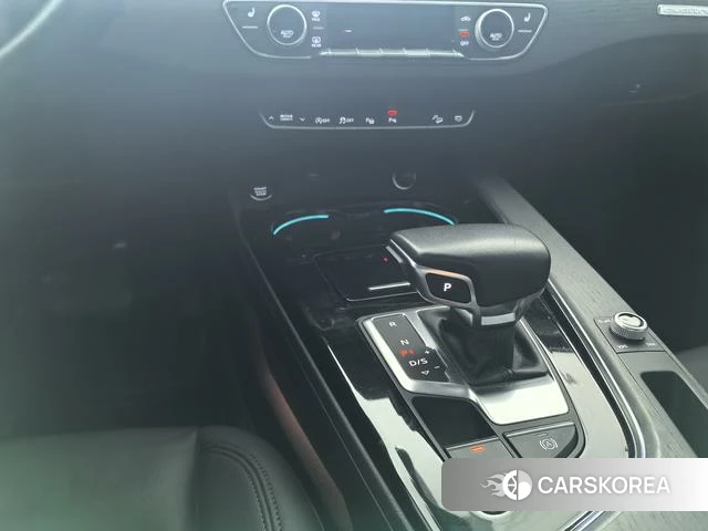 Audi A4 (import) 2023 Черный из Китая, фото 6