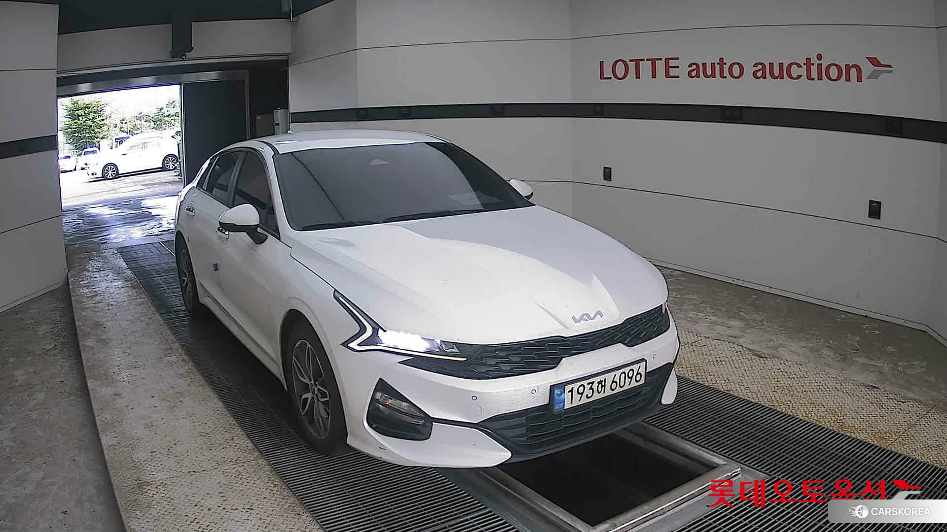 Kia K5 2022 Snow White Pearl (optional) из Кореи, фото 6
