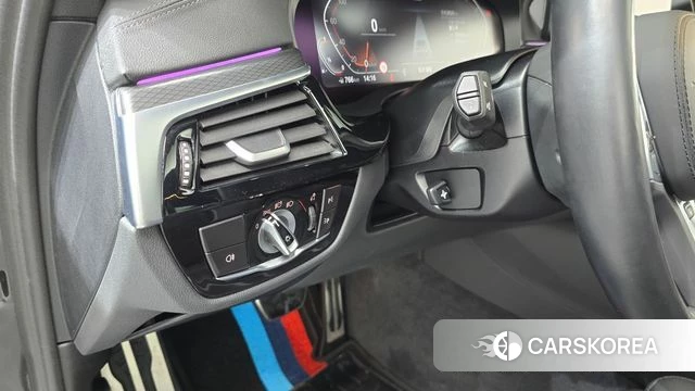 BMW 5 Series (G30) 2022 Серый из Кореи, фото 6