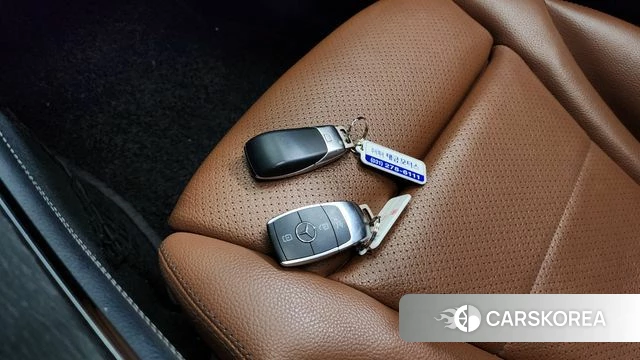 Mercedes-Benz GLC-Class X253 2020 Белый из Кореи, фото 6