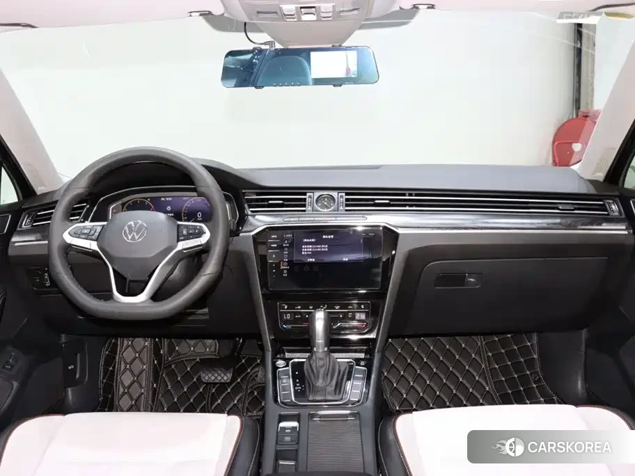 Volkswagen Magotan 2025 Черный из Китая, фото 6