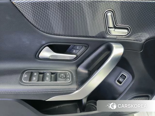 Mercedes-Benz Class A 2022 Белый из Китая, фото 6