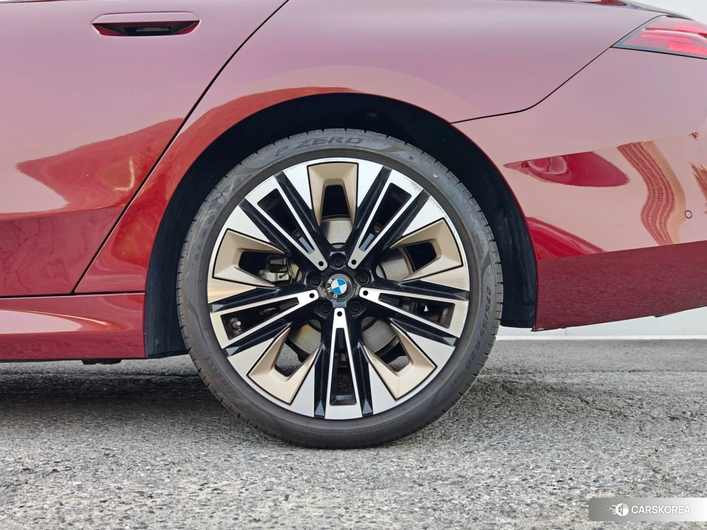 BMW 5 series 2024 Красный из Китая, фото 6