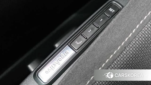 Volkswagen Golf 8th Generation 2023 Белый из Кореи, фото 6