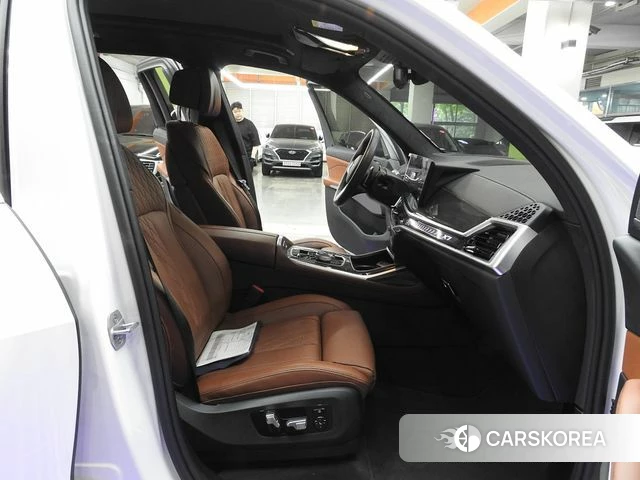 BMW X7 (G07) 2025 Белый из Кореи, фото 6