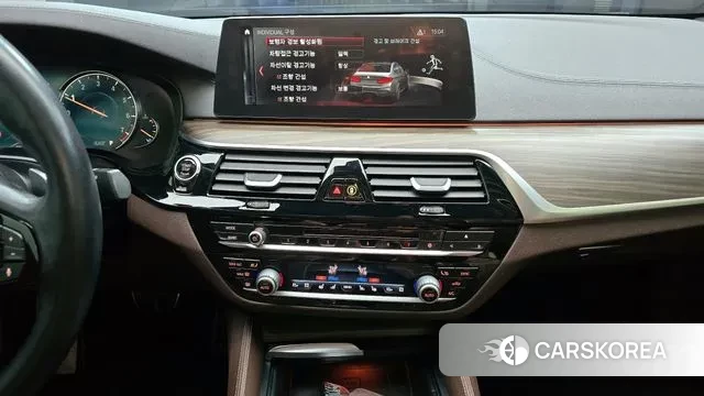 BMW 5 Series (G30) 2018 Белый из Кореи, фото 6