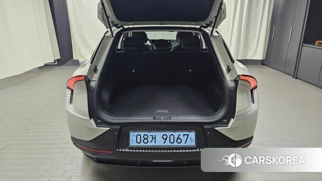Kia EV6 2023 Жемчужный цвет из Кореи, фото 6