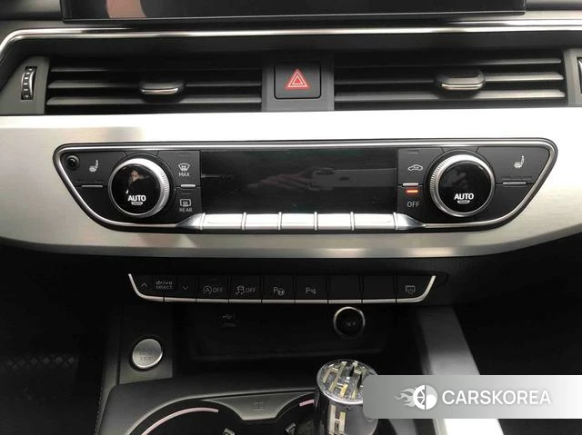 Audi A4L 2022 Темно-серый из Китая, фото 6