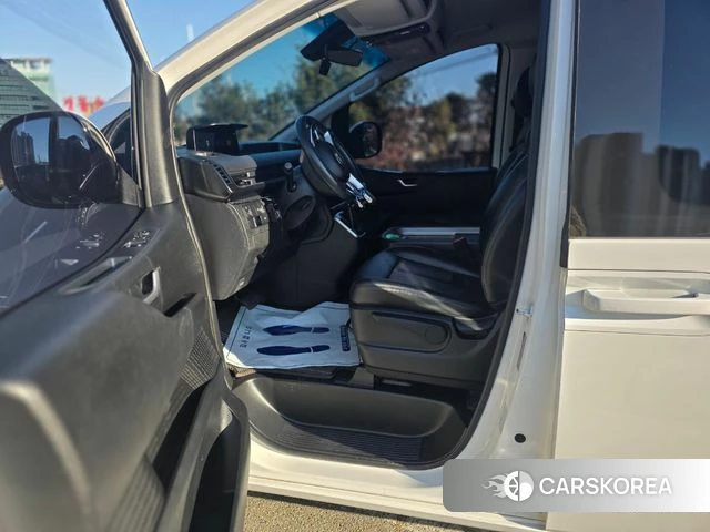 Hyundai Staria 2021 Белый из Кореи, фото 6