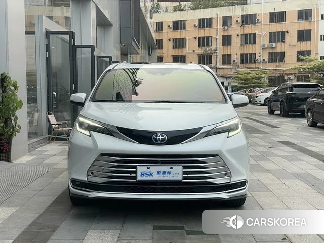 Toyota Saina 2022 Белый из Китая, фото 6