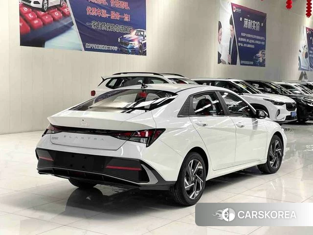 Hyundai Elantra 2026 Белый из Китая, фото 6