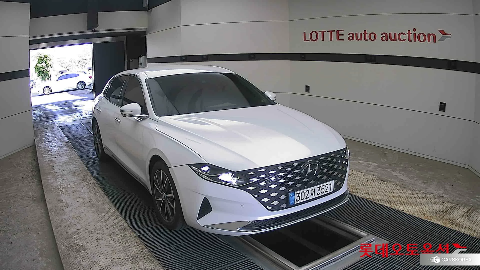 Hyundai Grandeur 2022 Белый из Кореи, фото 6
