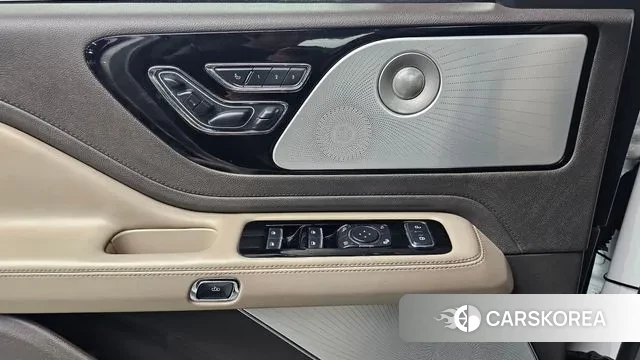 Lincoln Aviator 2nd generation 2020 Белый из Кореи, фото 6