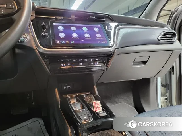 Chevrolet (GM Daewoo) Bolt EUV 2022 Серебряный из Кореи, фото 6