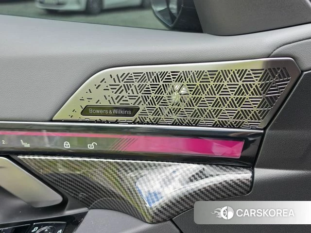 BMW 5 Series (G60) 2025 Черный из Кореи, фото 6