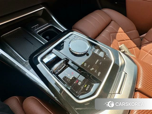 BMW 7 series 2024 Черный из Китая, фото 6