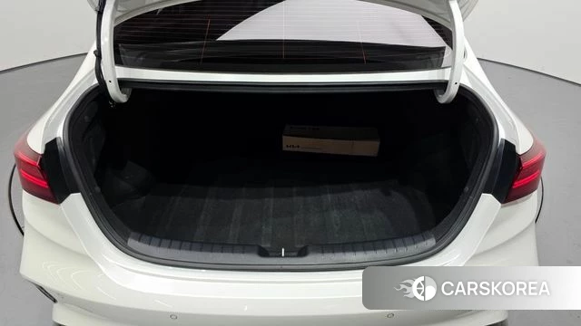 Kia The New K3 2nd generation 2021 Белый из Кореи, фото 6
