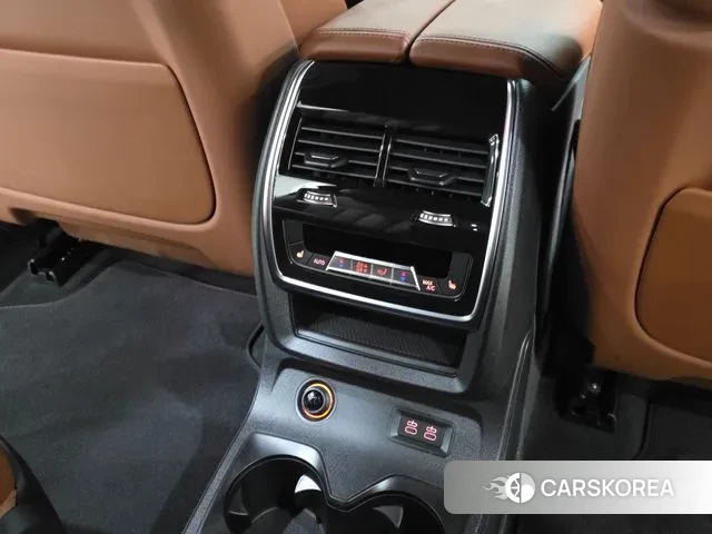 BMW X7 (G07) 2025 Белый из Кореи, фото 6