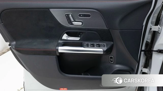 Mercedes-Benz EQA H243 2022 Белый из Кореи, фото 6