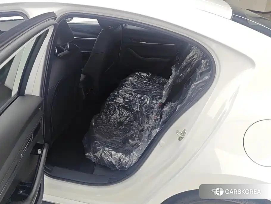 Mazda 3 2026 Белый из Китая, фото 6