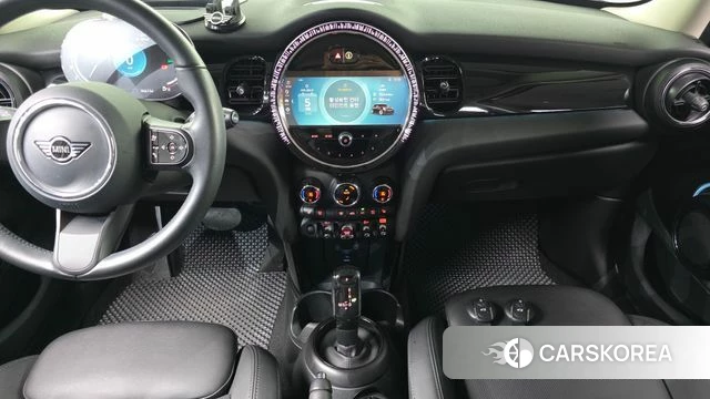 Mini Cooper 2023 Красный из Кореи, фото 6