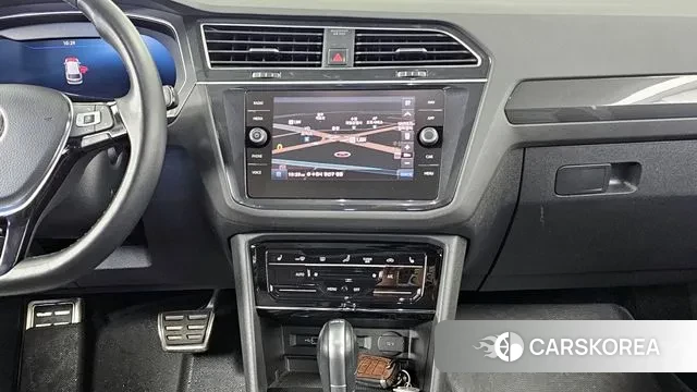 Volkswagen Tiguan second Generation 2018 Белый из Кореи, фото 6