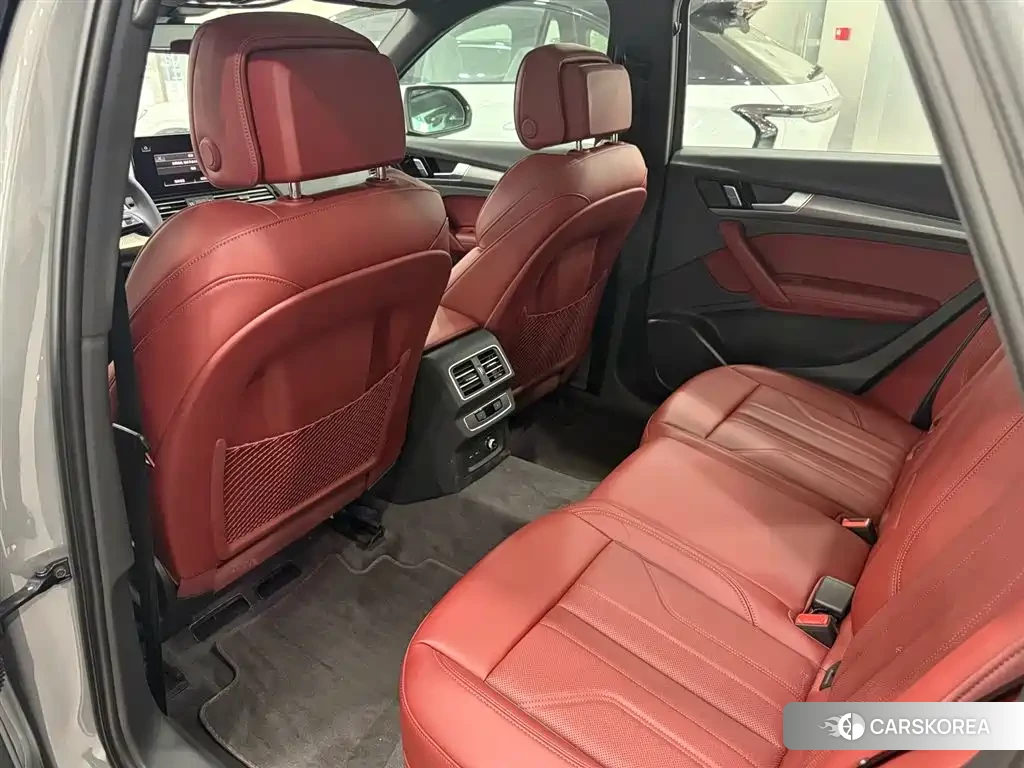 Audi Q5L 2025 Silver/gray из Китая, фото 6
