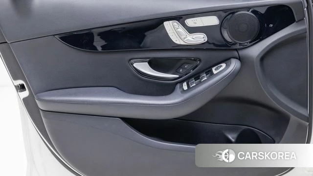 Mercedes-Benz C-Class W205 2018 Белый из Кореи, фото 6