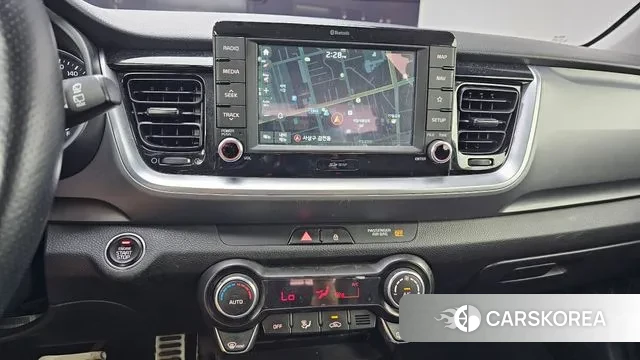 Kia Stonic 2018 Белый из Кореи, фото 6