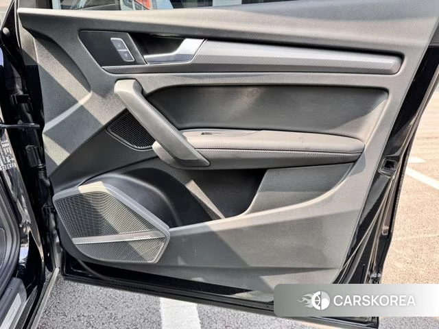 Audi Q5L 2024 Черный из Китая, фото 6
