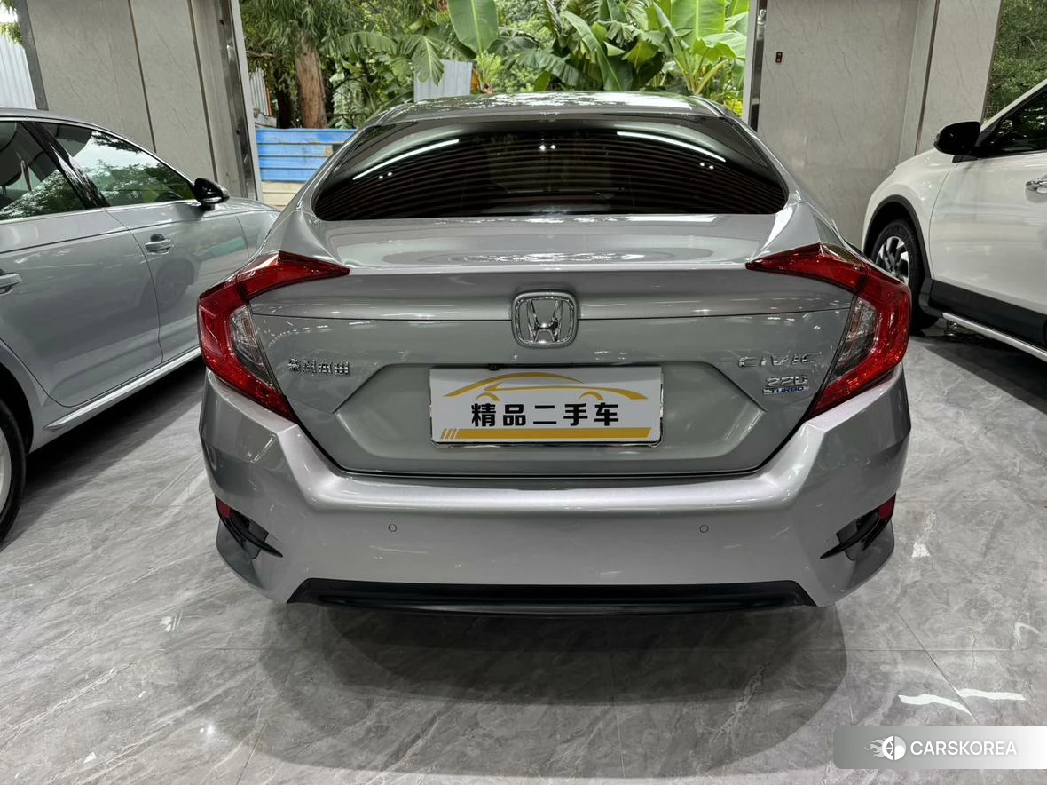 Honda Civic 2021 Серебристо-серый из Китая, фото 6