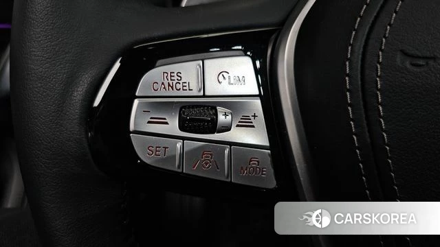 BMW 5 Series (G30) 2023 Белый из Кореи, фото 6