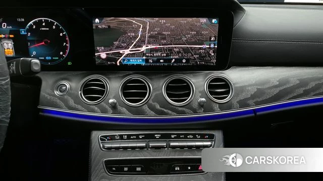 Mercedes-Benz E-Class W213 2022 Серебристо-серый из Кореи, фото 6