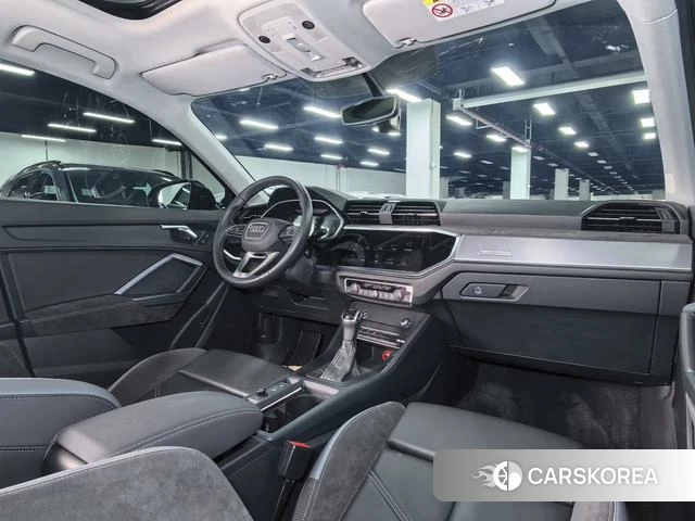 Audi Q3 Sportback 2022 Темно-серый из Китая, фото 6