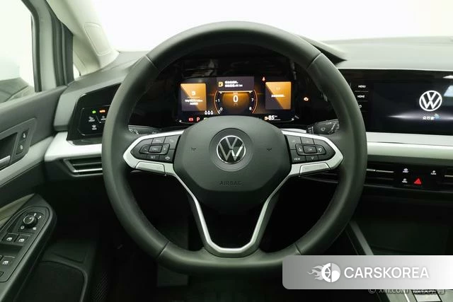 Volkswagen Golf 2023 Белый из Китая, фото 6