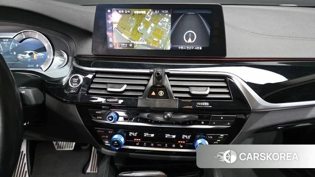 BMW 5 Series (G30) 2018 Белый из Кореи, фото 6