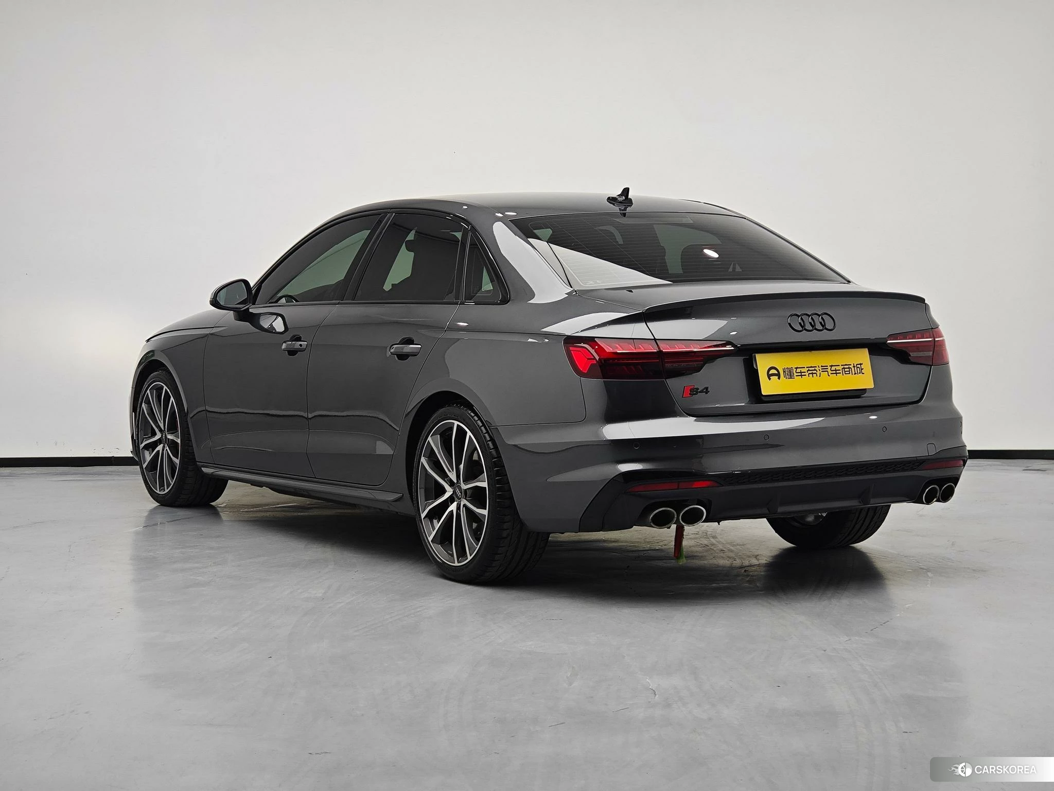 Audi S4 2023 Темно-серый из Китая, фото 6