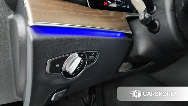 Mercedes-Benz E-Class W213 2021 Белый из Кореи, фото 6