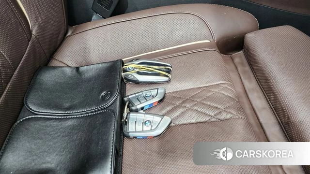 BMW 5 Series (G30) 2018 Черный из Кореи, фото 6