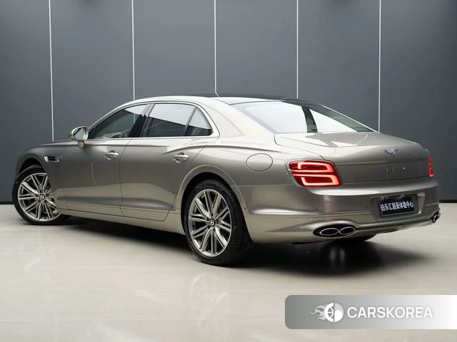 Bentley Flying Spur PHEV 2023 Шампань из Китая, фото 6
