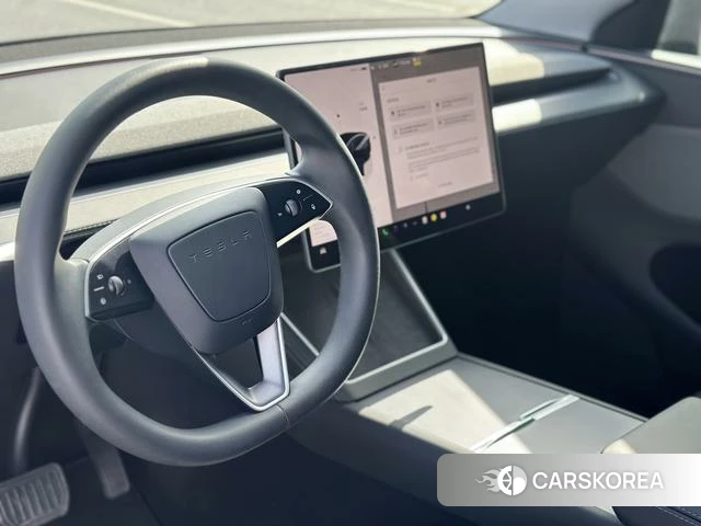 Tesla Model Y 2025 Темно-серый из Китая, фото 6