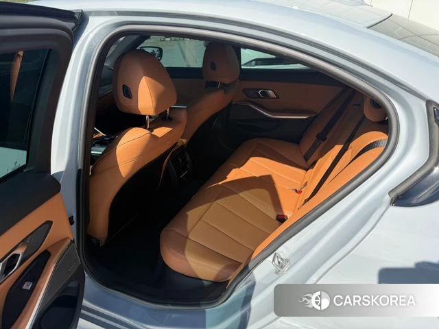 BMW 3 Series (G20) 2025 Серебристо-серый из Кореи, фото 6
