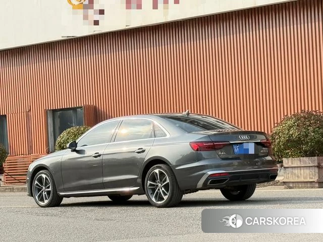 Audi A4L 2021 Темно-серый из Китая, фото 6