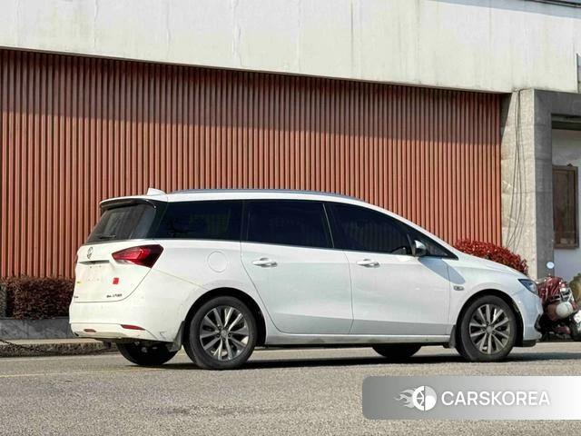 Buick GL6 2023 Белый из Китая, фото 6